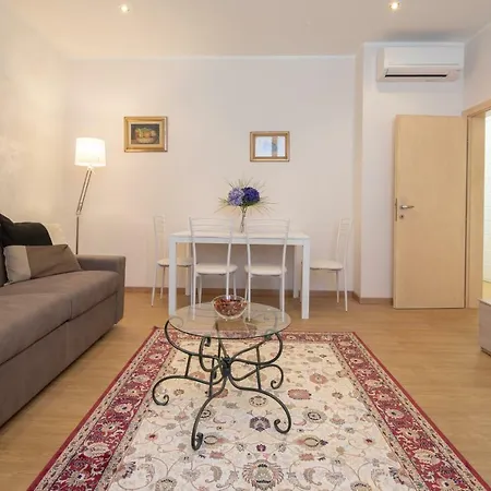 Modern Duomo View Apartment